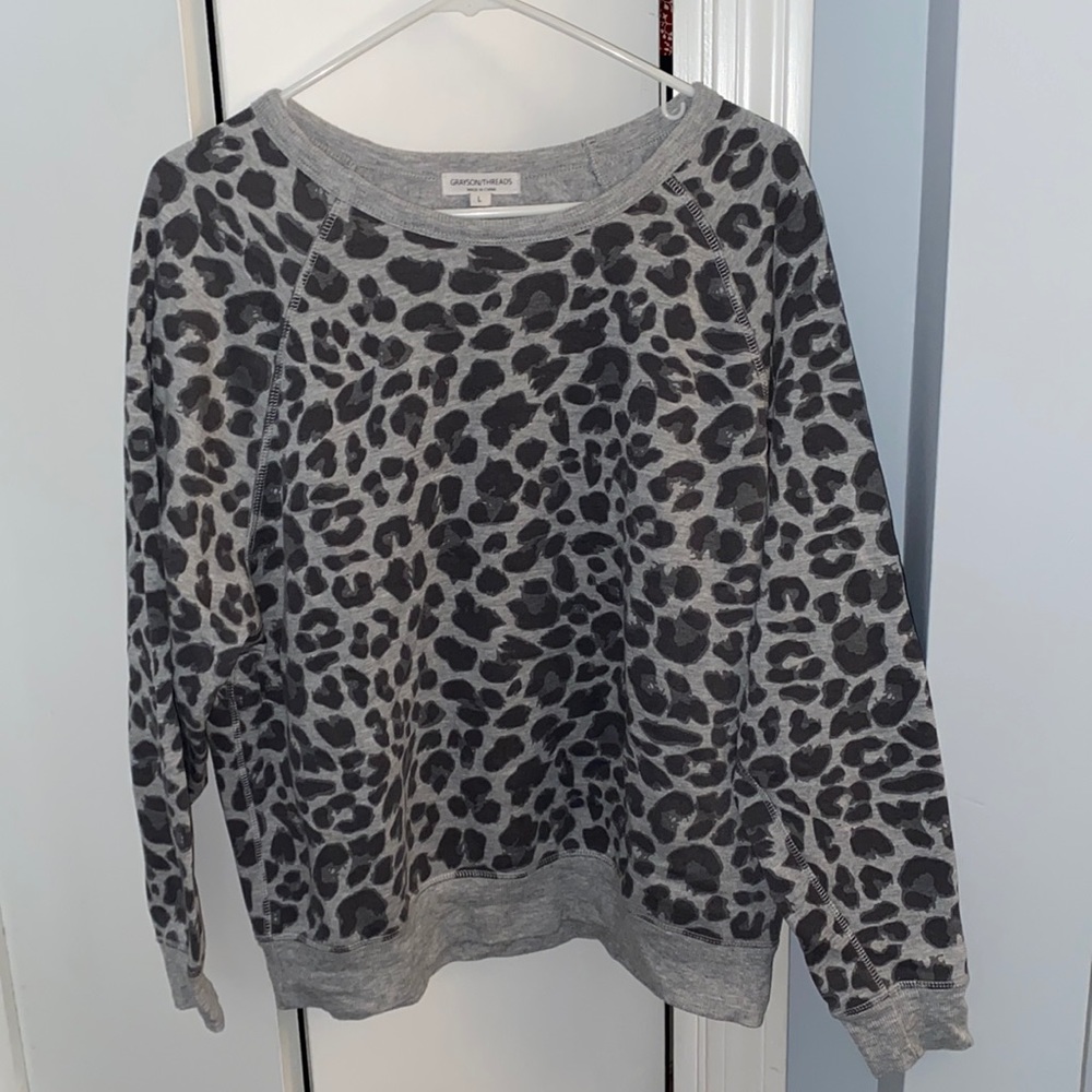 Cheetah sweatshirt/sweater
